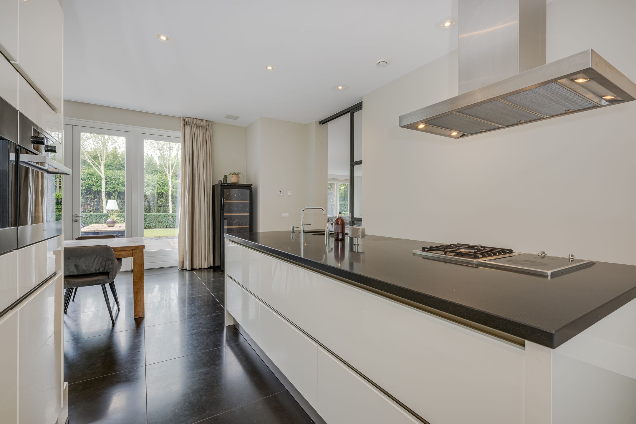 Foto 24 van van Brouchovenlaan 6