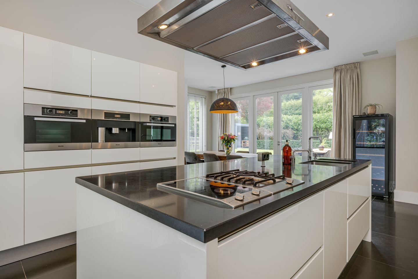 Foto 25 van van Brouchovenlaan 6