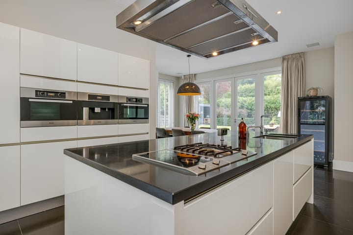 Foto 25 van van Brouchovenlaan 6