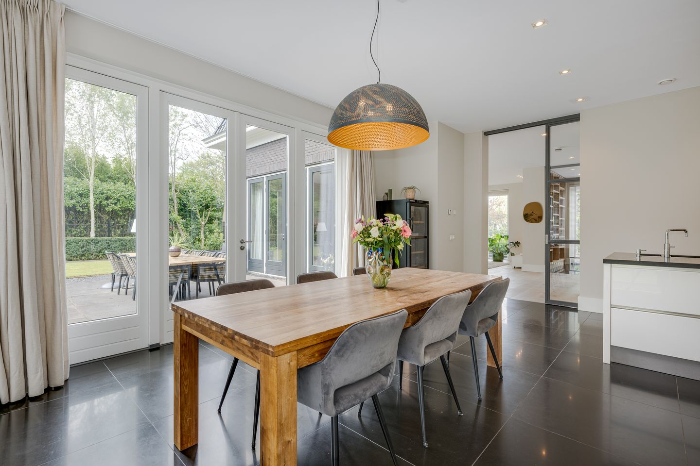 Foto 29 van van Brouchovenlaan 6