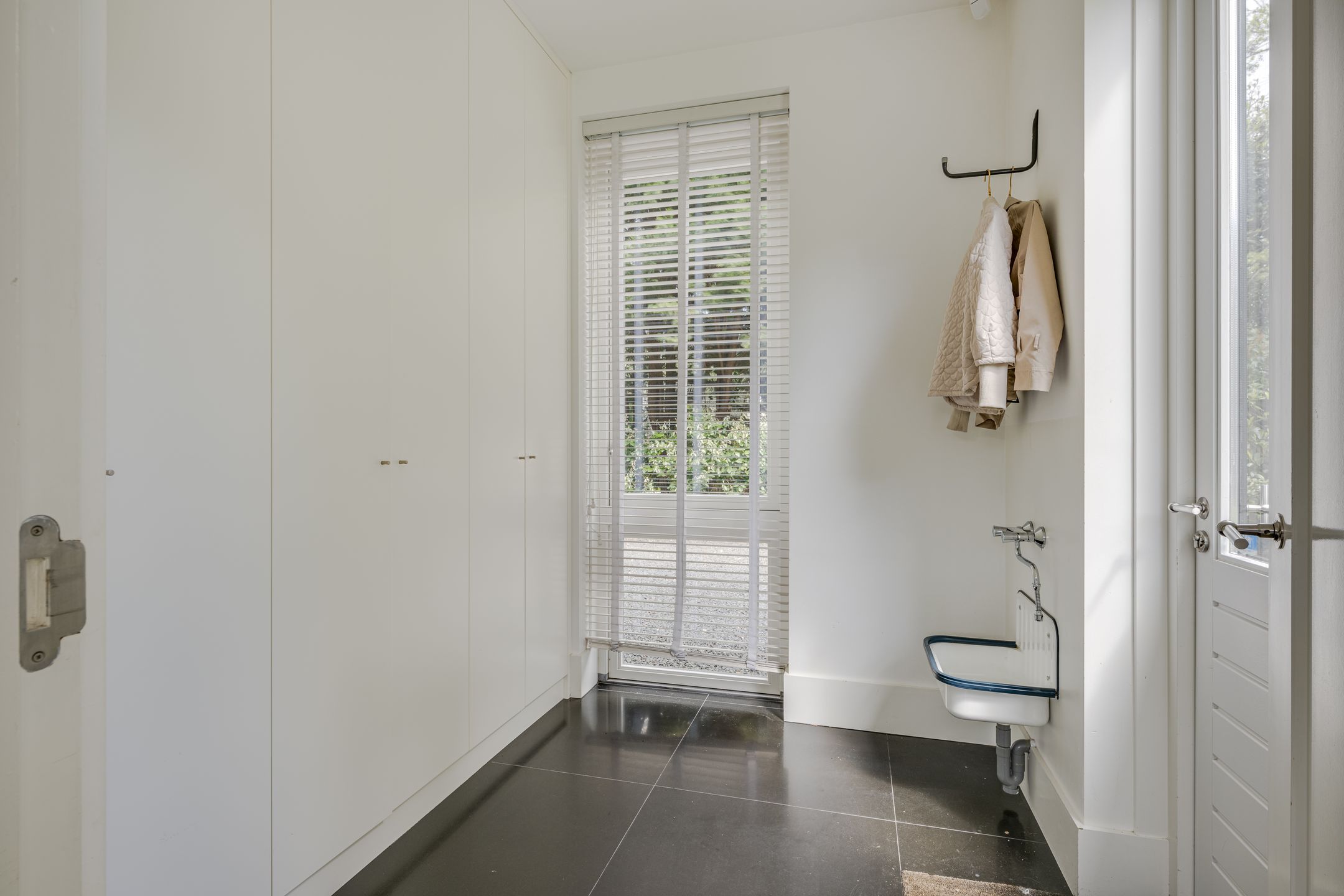 Foto 30 van van Brouchovenlaan 6