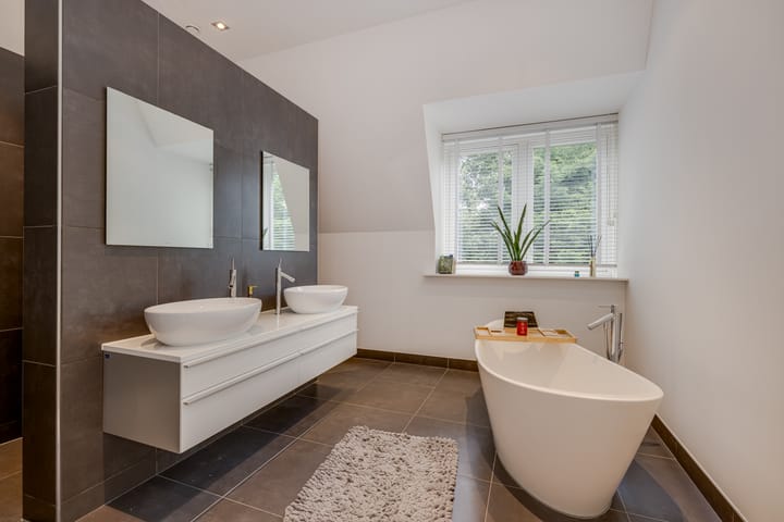 Foto 40 van van Brouchovenlaan 6