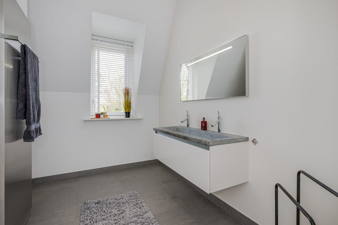 Foto 47 van van Brouchovenlaan 6