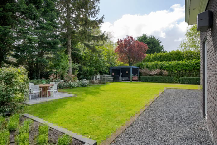 Foto 51 van van Brouchovenlaan 6