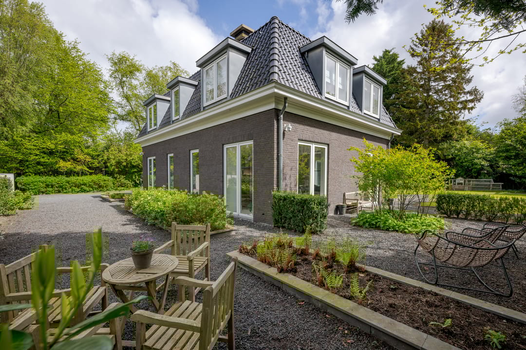 Foto 62 van van Brouchovenlaan 6