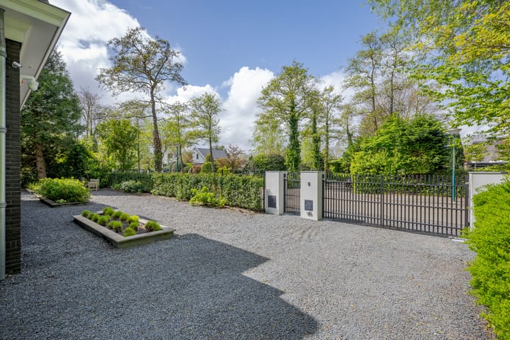 Foto 64 van van Brouchovenlaan 6