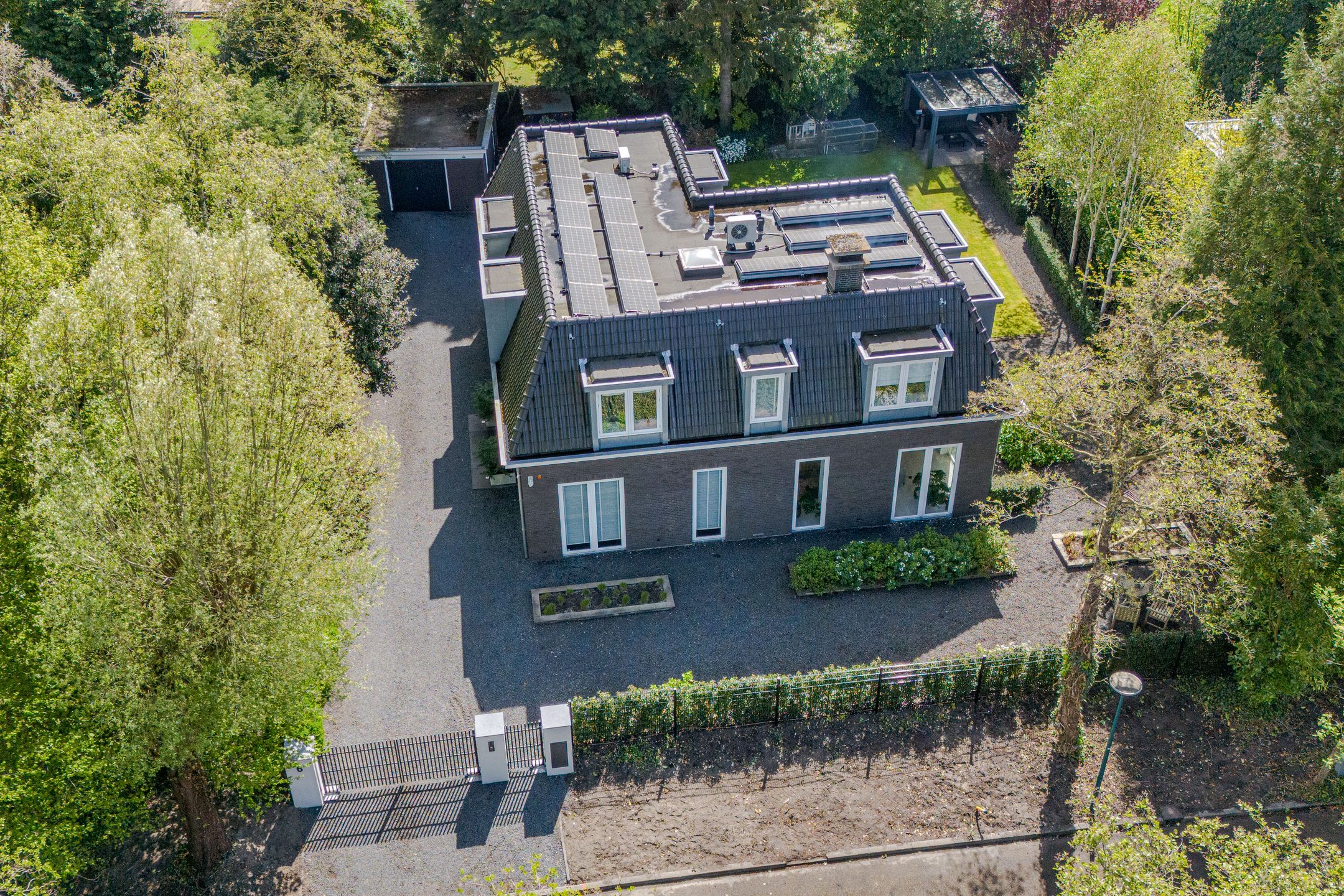 Foto 66 van van Brouchovenlaan 6