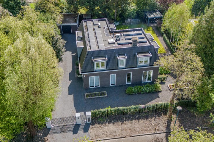 Foto 66 van van Brouchovenlaan 6