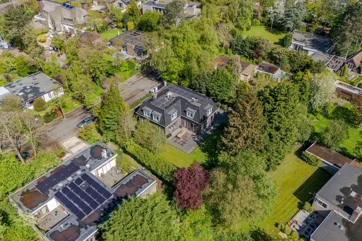 Foto 68 van van Brouchovenlaan 6