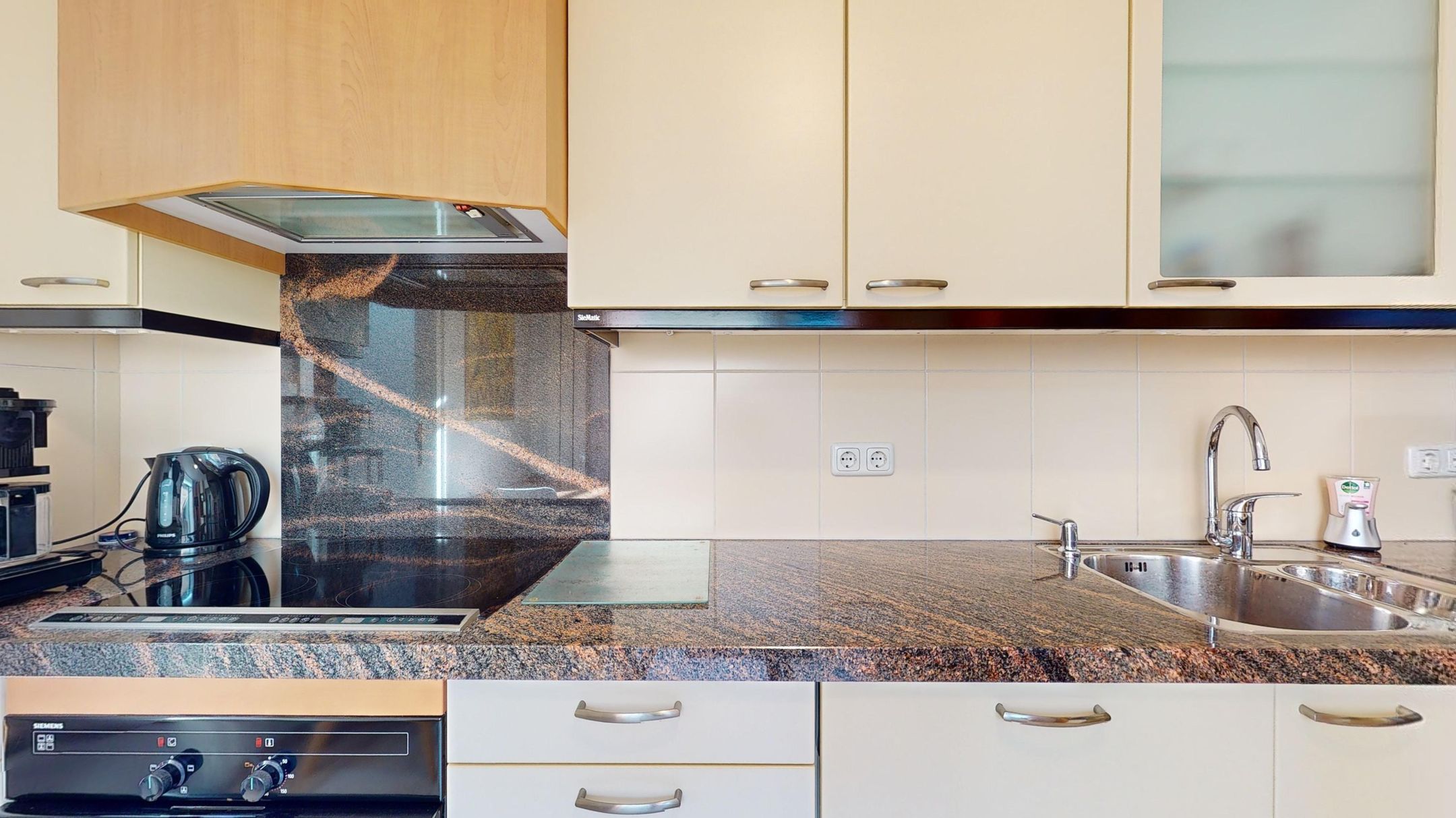 Foto 18 van Charles Beltjenslaan 2