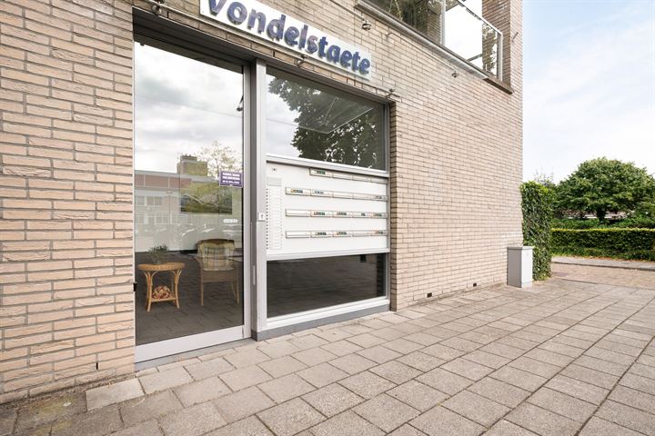 View photo 2 of Vondelstraat 69