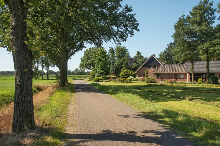 Bekijk foto 54 van Vermolenweg 49