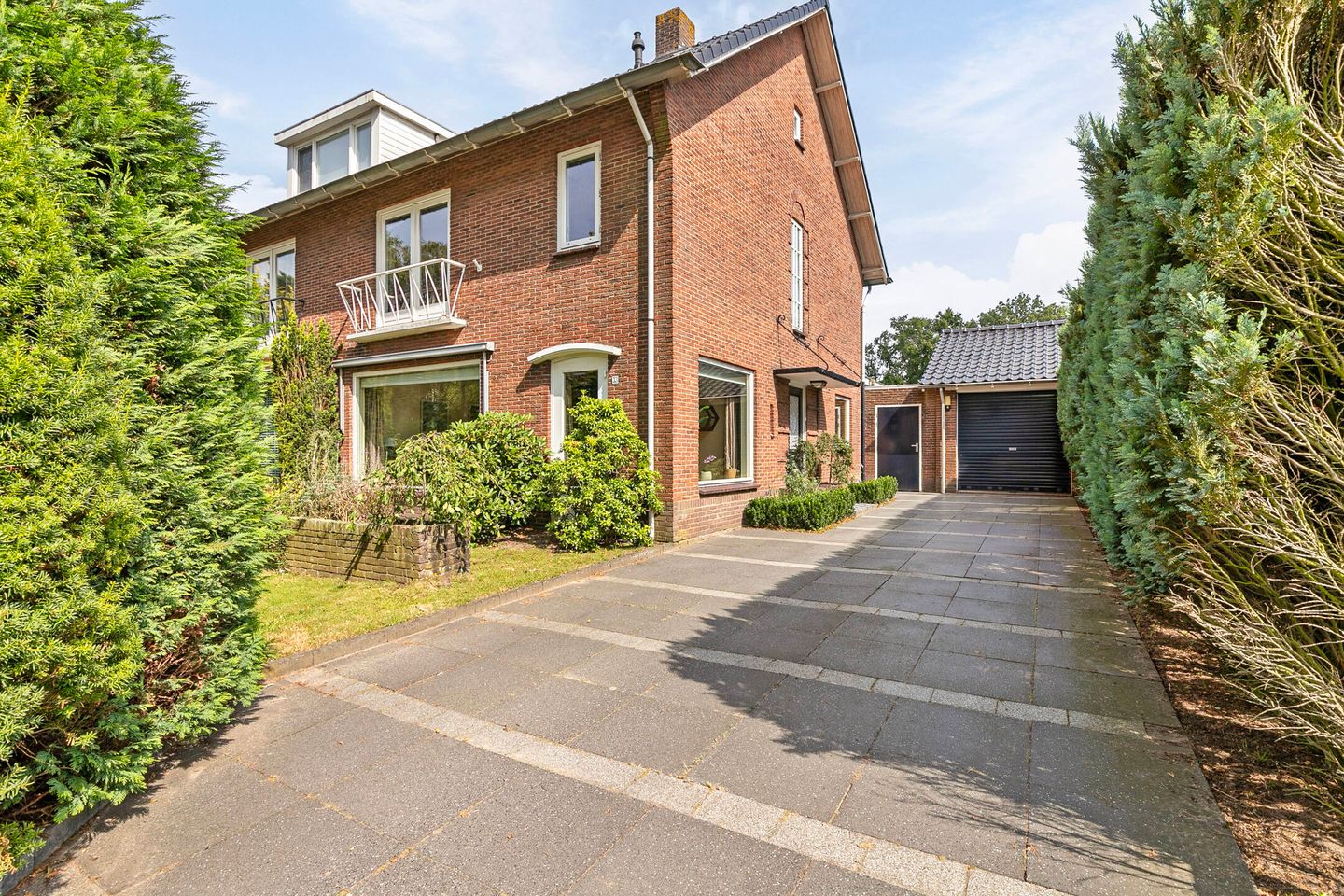 Foto 1 van Middelwijkstraat 33