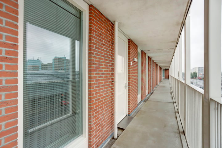 View photo 31 of Stationsplein 43