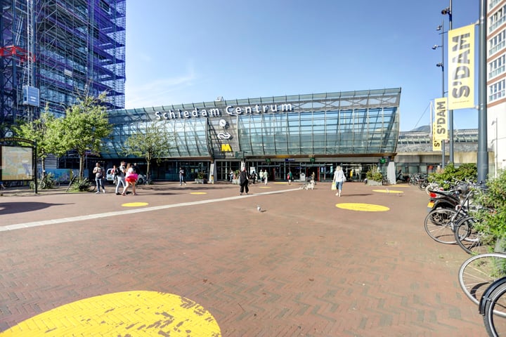 View photo 41 of Stationsplein 43