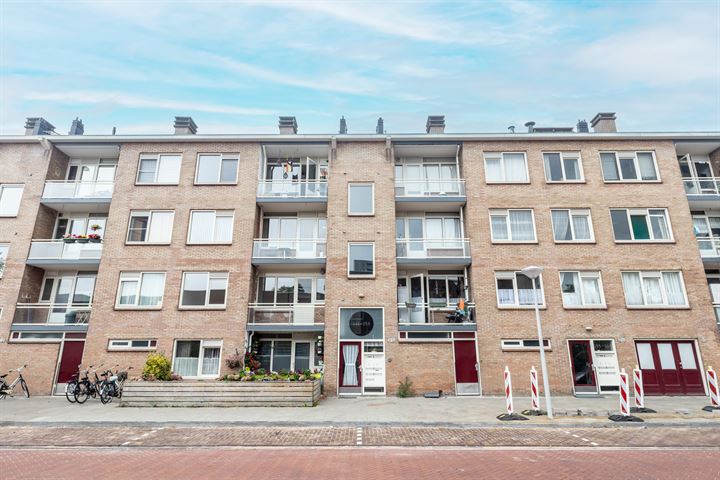 Bekijk foto 1 van Alkmaarstraat 143