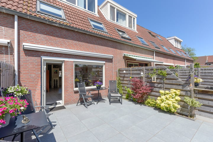 View photo 17 of Dr. J. Presserstraat 255