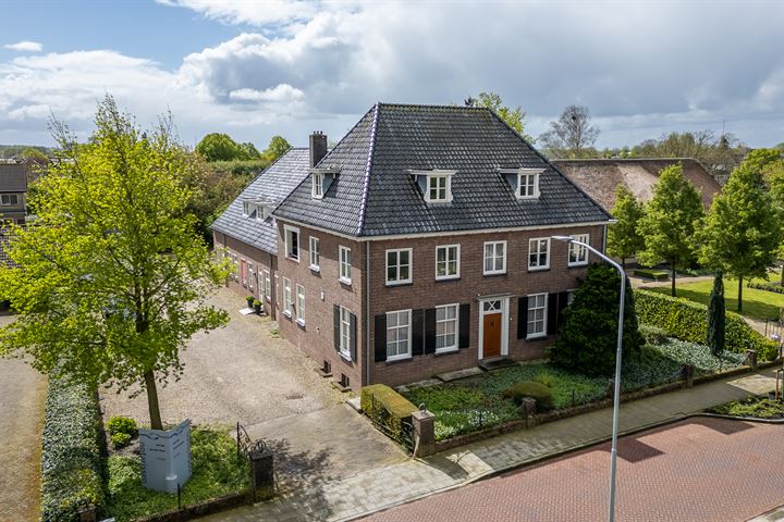 Zandstraat 17, Beneden-Leeuwen