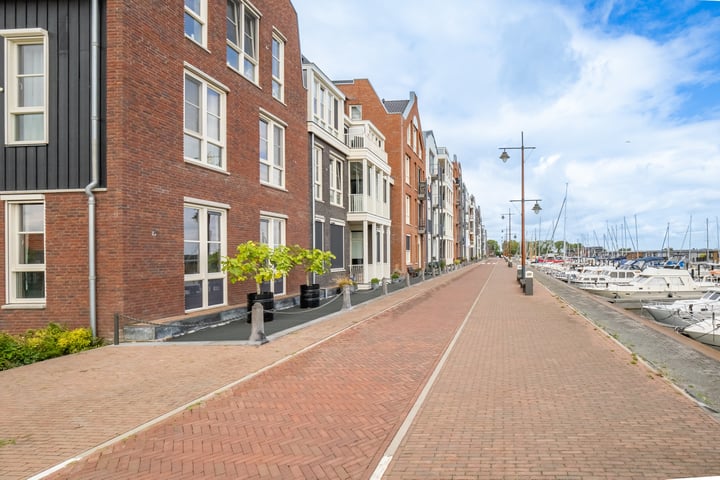 View photo 44 of Zuiderzeeboulevard 71