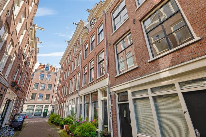 Bekijk foto 16 van Akoleienstraat 3-3