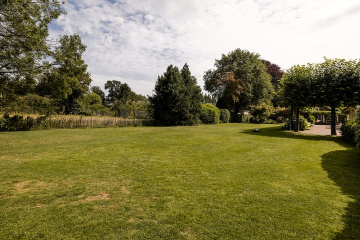 Photo 63 of Nieuw-Loosdrechtsedijk 56