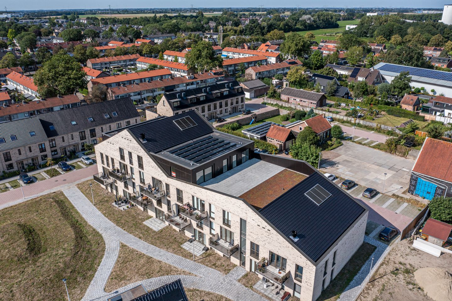 Photo 34 of Pieter van de Wallstraat 43