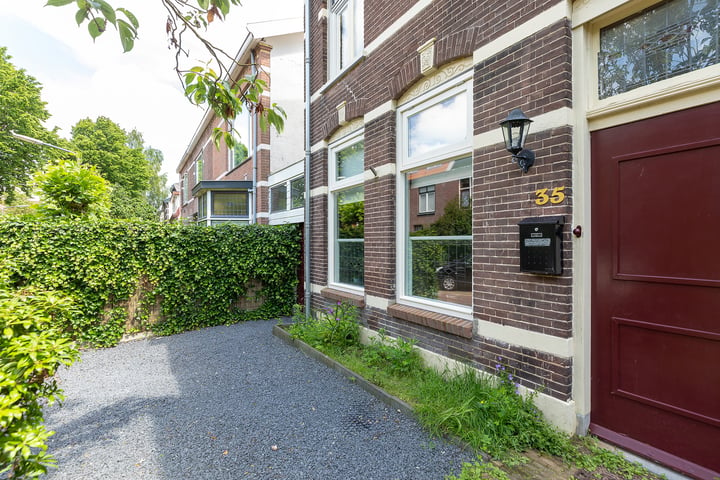 View photo 32 of Chrysantenstraat 35