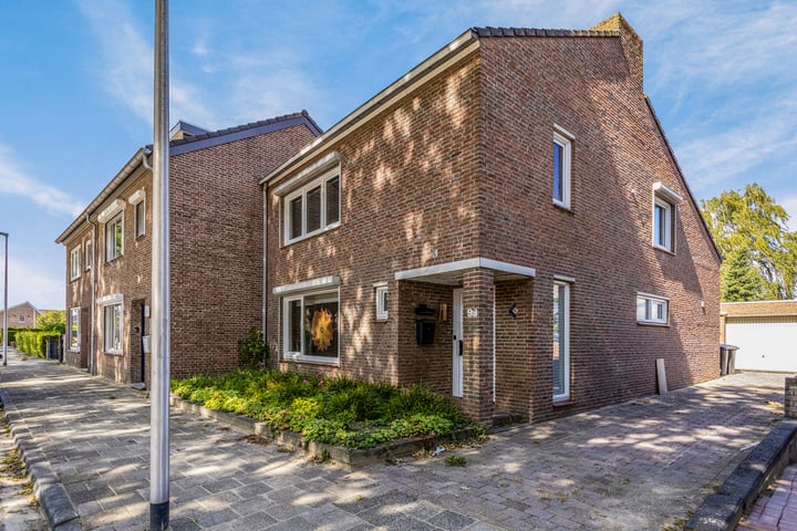 Bekijk foto 4 van Leon Biessenstraat 99