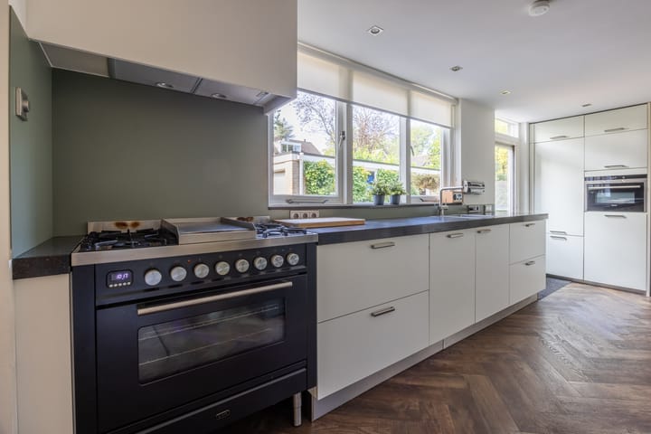 Photo 19 of Reviusstraat 34-A