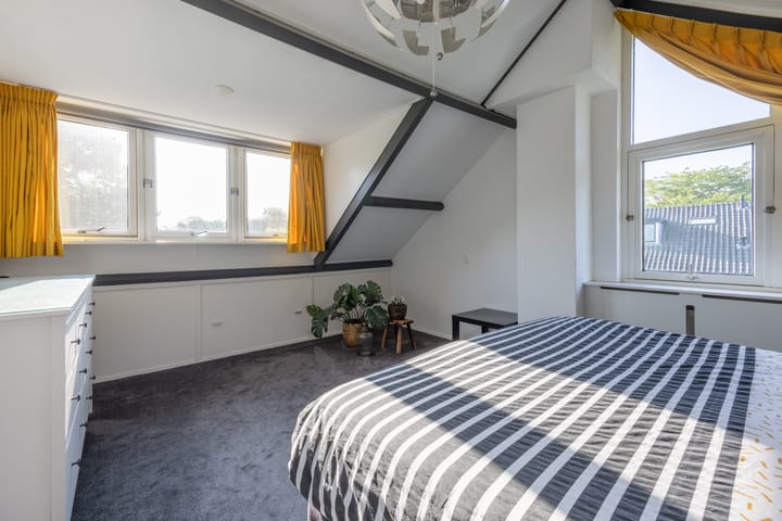 Photo 45 of Reviusstraat 34-A