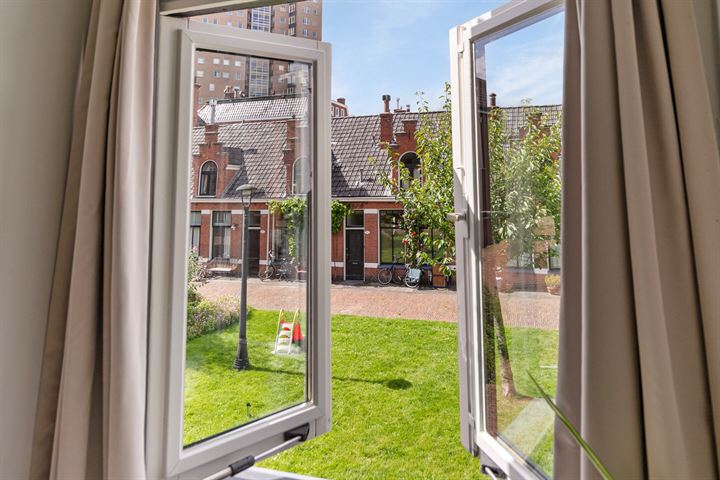 View photo 30 of Petrus Campersingel 53