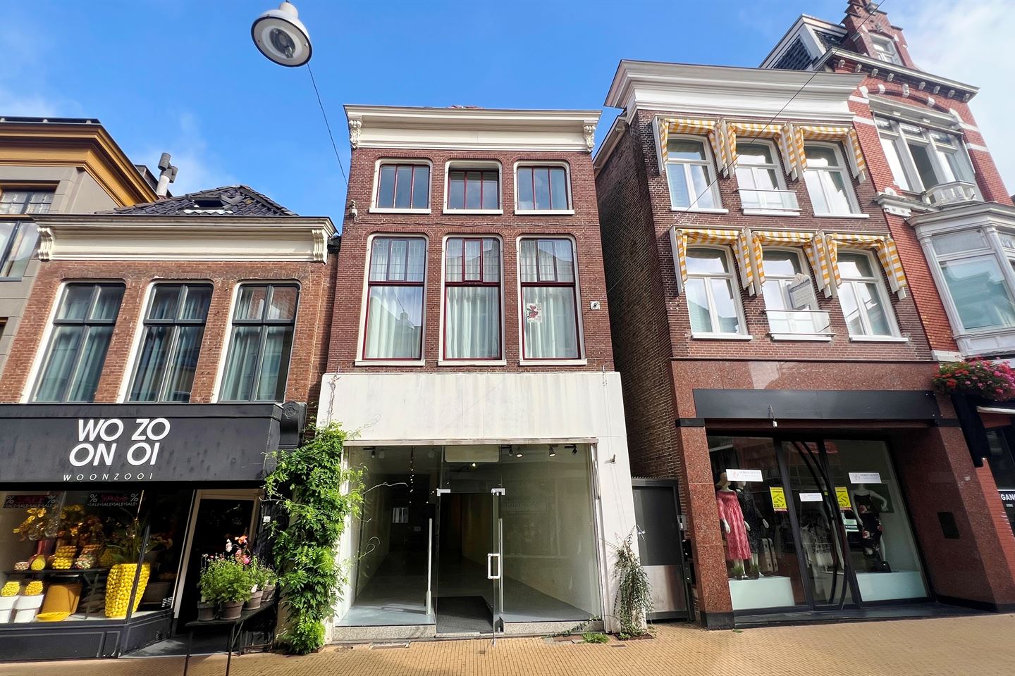 View photo 2 of Zwanestraat 25