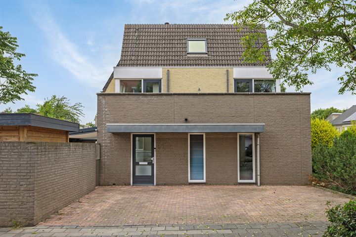 View photo 6 of Rolduckerstraat 81