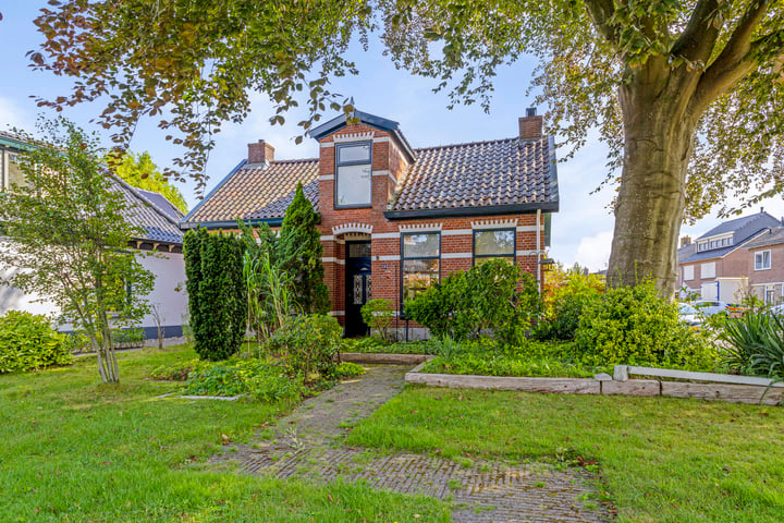 View photo 8 of Hoofdweg 103