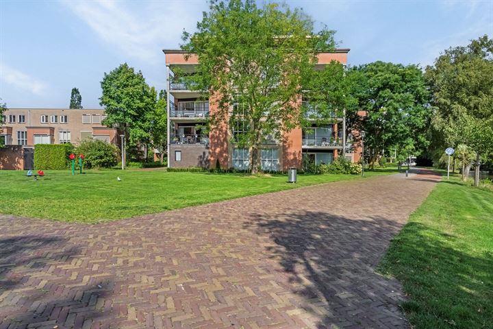 Bekijk foto 3 van Beatrixstraat 20