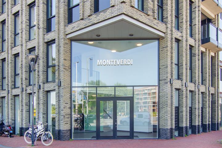 Bekijk foto 2 van Monteverdistraat 2