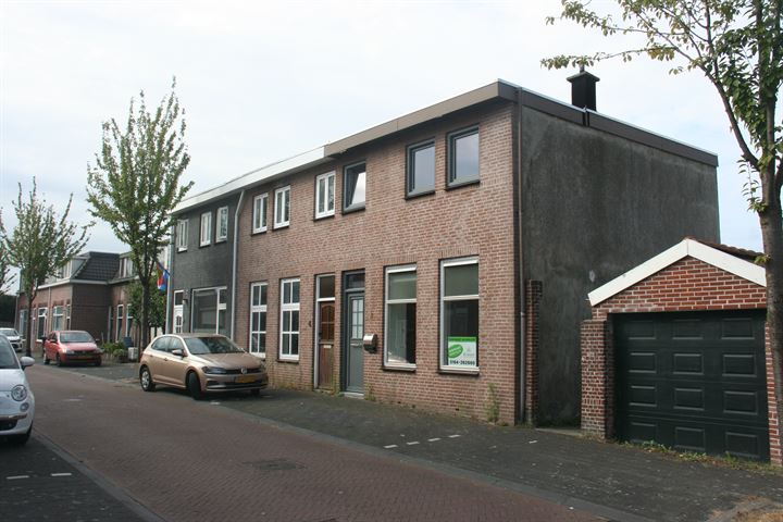 Bekijk foto 2 van Maarten Trompstraat 2