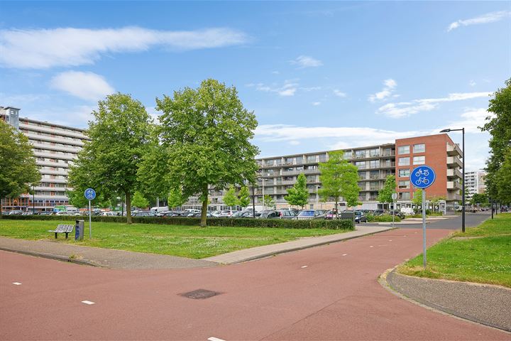 Bekijk foto 16 van Bijlmerdreef 1059