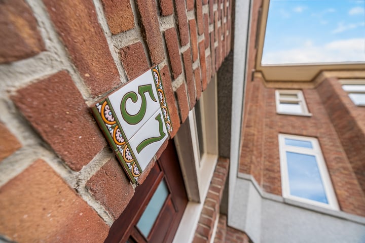 Bekijk foto 32 van van Barbansonstraat 57