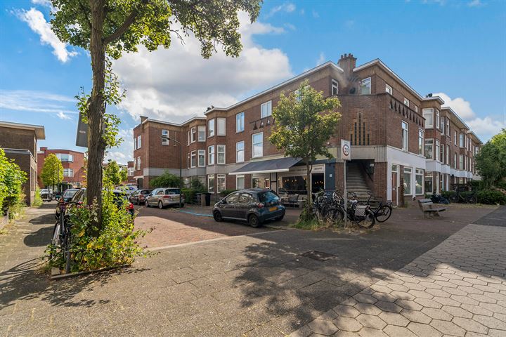 Bekijk foto 36 van van Barbansonstraat 57