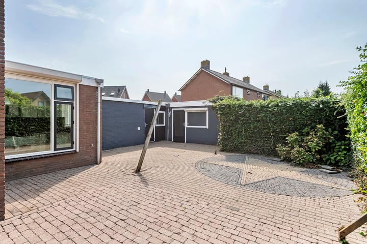 Bekijk foto 16 van Sportveldstraat 63