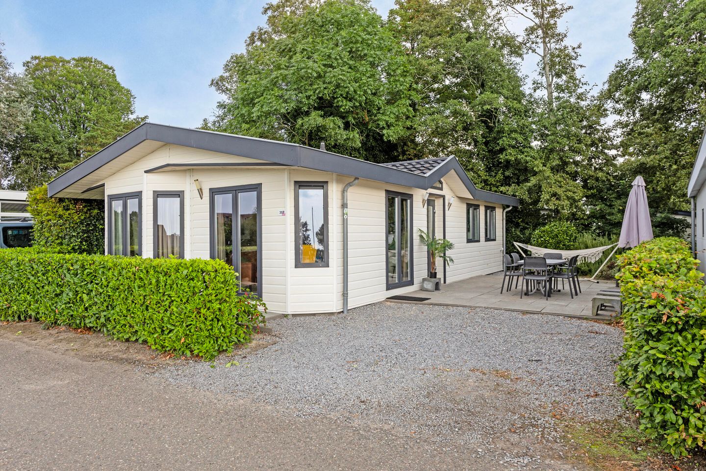 Foto 1 van Rijksstraatweg 186-302