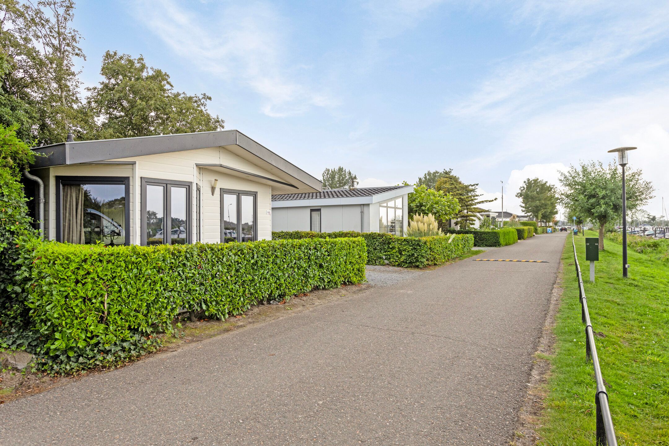 Foto 6 van Rijksstraatweg 186-302