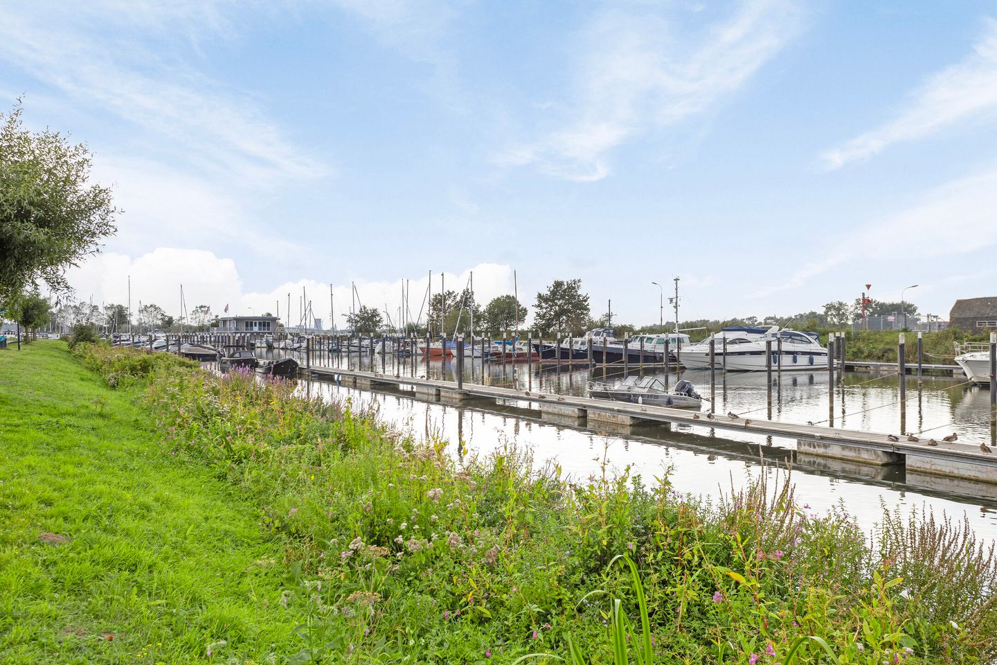 Foto 25 van Rijksstraatweg 186-302