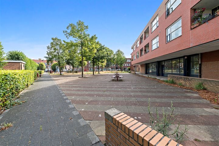 View photo 29 of van Gaesbekestraat 10