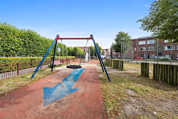 Bekijk foto 31 van van Gaesbekestraat 10