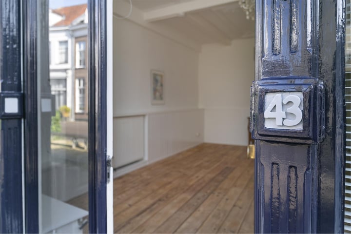 View photo 6 of Spittaalstraat 43