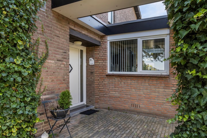 View photo 38 of Einthovenstraat 3