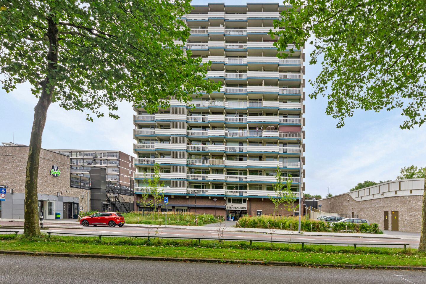 Foto 20 van Sterrenburgplein 20