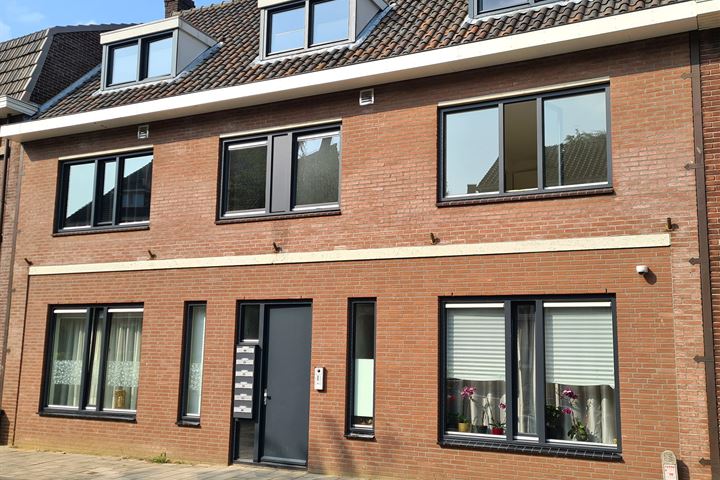 View photo 2 of Bongerdstraat 15-C